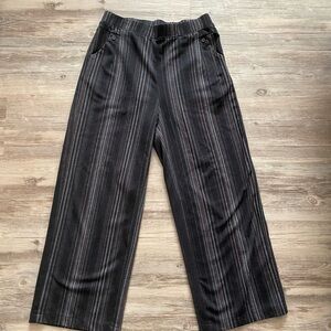 Women’s striped pants with pockets